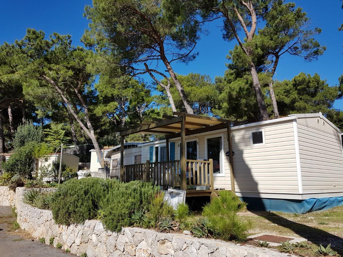 Victoria Mobilehome Camping Village Poljana มาลีโลชินจ์ ภายนอก รูปภาพ